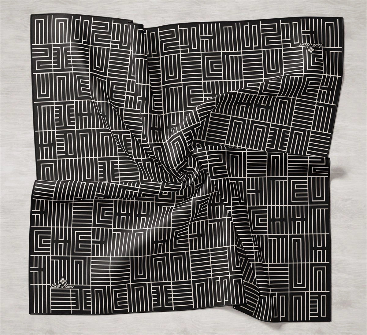 Silkhome Siyah Beyaz Çizgili Twill İpek Eşarp 11390-01