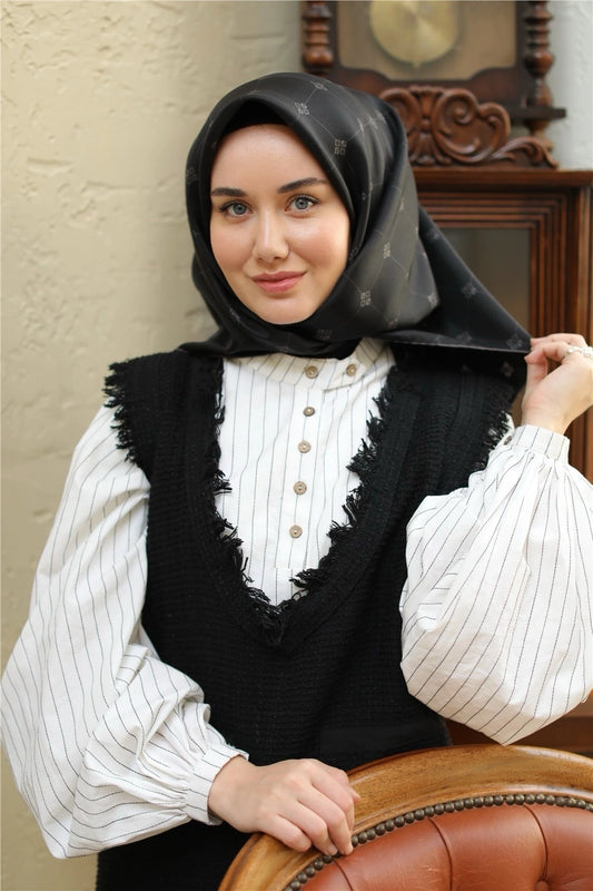 Silkhome Siyah Desenli Tivil İpek Eşarp 11392-02