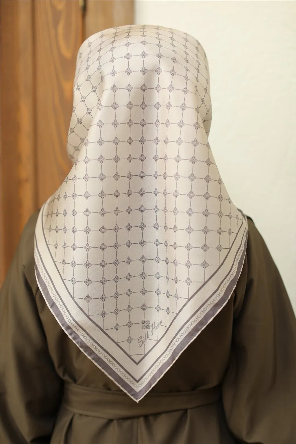 Silkhome Geometrik Desen Tivil İpek Eşarp 11393-09